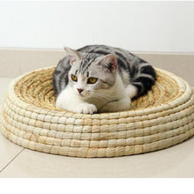 Load image into Gallery viewer, Playful Meow - Natural Straw Scratcher Cat Bed- Review
