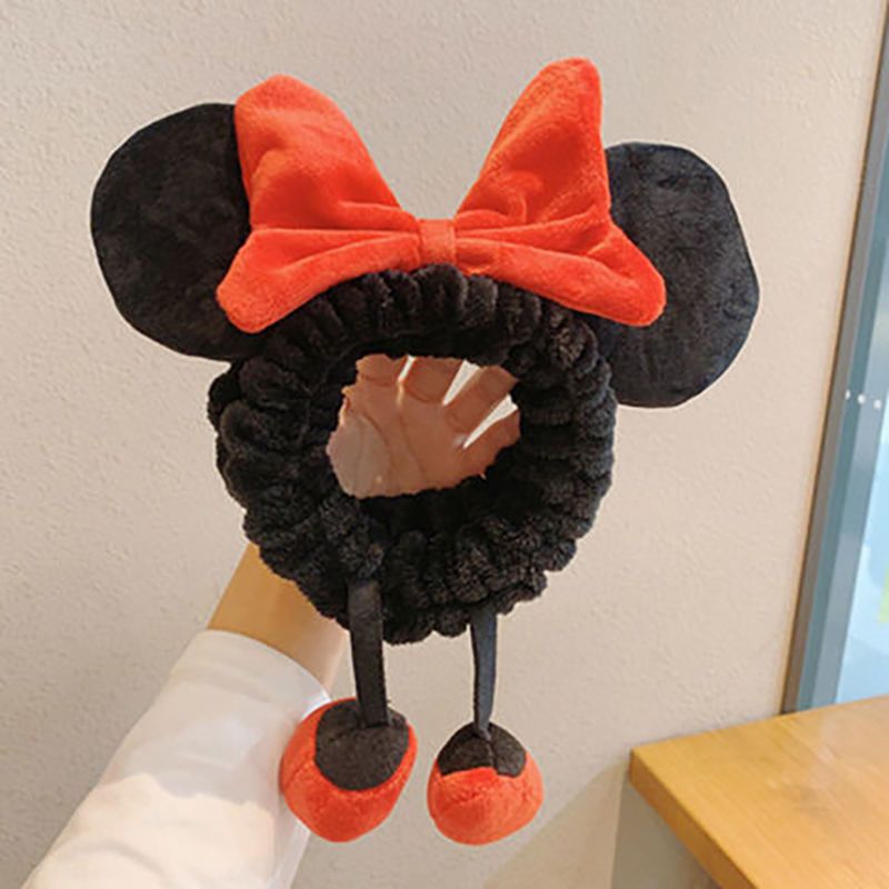Plush Mickey headband – comfortable, breathable, and ideal for skincare routines and themed parties.