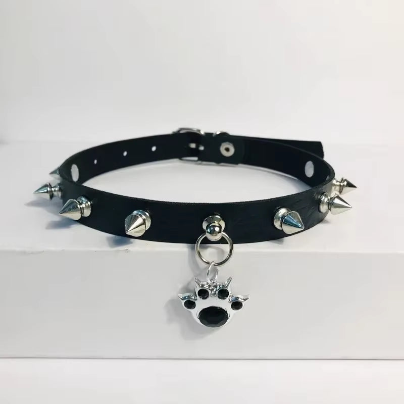 🎁 FREE - Gothic Cat Paw Charm Choker