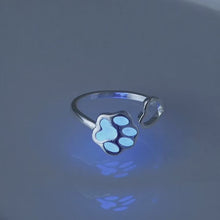 Load and play video in Gallery viewer, Glowing Cat Paw Heart Ring [ 925 Sterling Silver]
