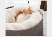 Load image into Gallery viewer, Playful Meow - 2-in-1 Detachable Felt and Wool Cozy Cat Bed- Review
