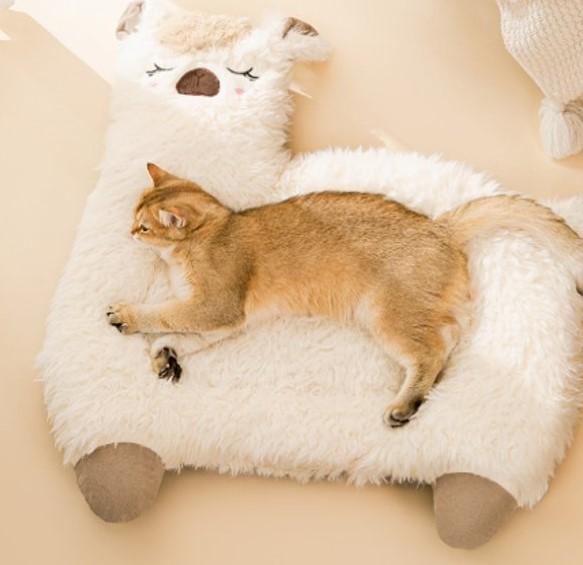 Alpaca Cat Bed [Anti-Slip]