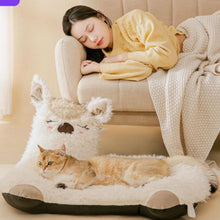 Load image into Gallery viewer, Alpaca Cat Bed [Anti-Slip]

