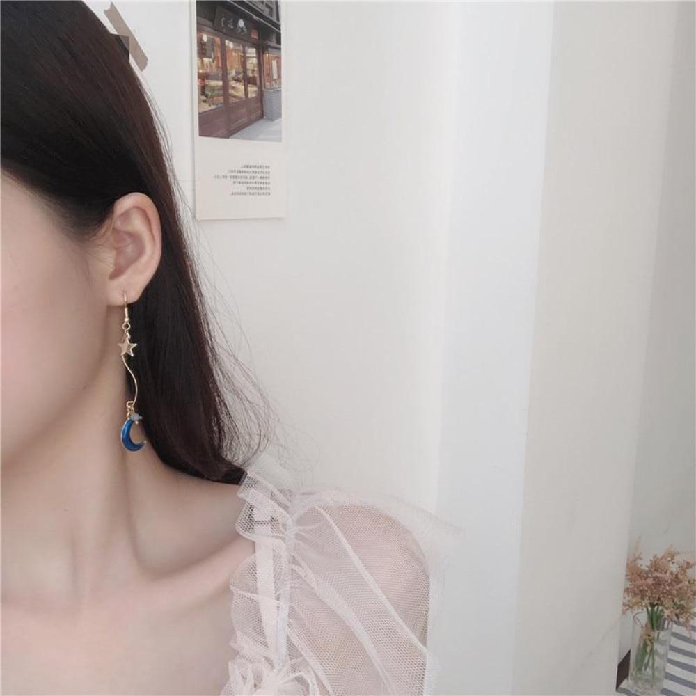 Cat Enjoys Moonlight Earrings