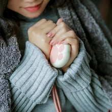 Load image into Gallery viewer, Cat&#39;s Paw Portable Hand Warmer
