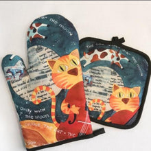 Load image into Gallery viewer, CLEARANCE - Curious Cats Oven Mitts and Pot Holders
