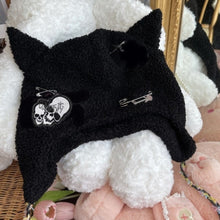Load image into Gallery viewer, Gothic Lambs Wool Kitty Beanie
