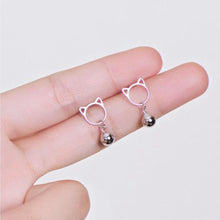 Load image into Gallery viewer, Kitty Face Earrings
