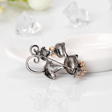 Load image into Gallery viewer, Playful Meow - Queen Cat Couple Brooch Pin- Review
