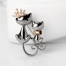Load image into Gallery viewer, Playful Meow - Queen Cat Couple Brooch Pin- Review
