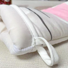 Load image into Gallery viewer, Playful Meow - Soft Cat Paws Insulated Oven Mitt- Review
