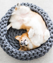 Load image into Gallery viewer, Playful Meow - Soft and Inviting Knitted Cat Bed- Review
