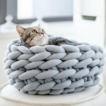 Load image into Gallery viewer, Playful Meow - Soft and Inviting Knitted Cat Bed- Review
