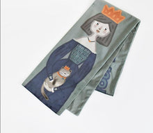 Load image into Gallery viewer, Playful Meow - The Queen &amp; Cat Shawl- Review
