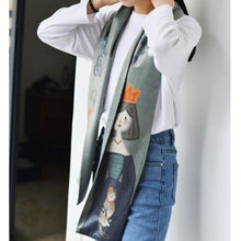 Load image into Gallery viewer, Playful Meow - The Queen &amp; Cat Shawl- Review
