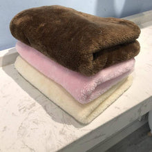 Load image into Gallery viewer, Warm and Cushy Cat Beds
