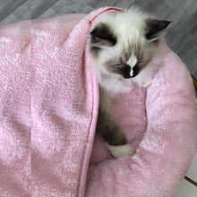 Load image into Gallery viewer, Warm and Cushy Cat Beds
