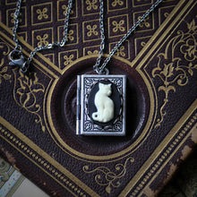 Load image into Gallery viewer, Vintage Cat Photo Locket Necklace

